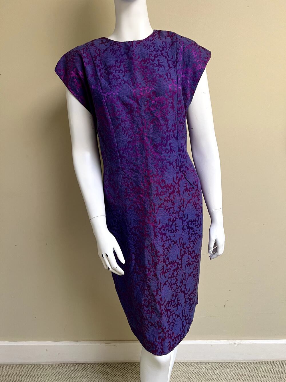 Vintage Floral Embroidered Shift Style Dress